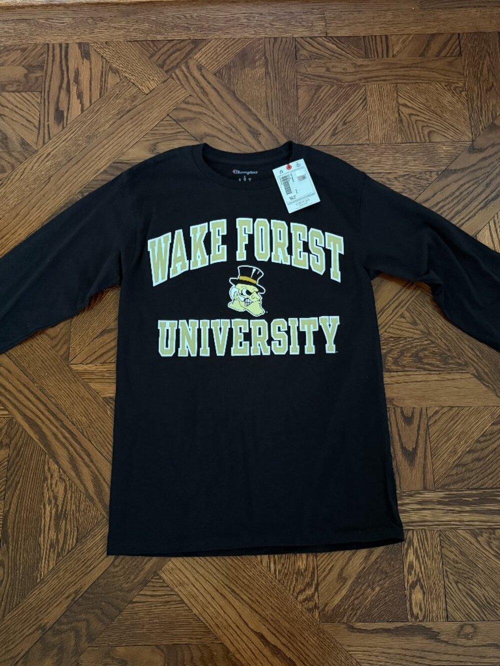 Wake Forest University Demon Deacon long sleeve Champion shirt, size Small, NWT